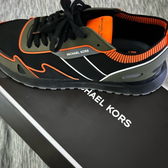 Michael Kors miles knit trainer size 11 excellent condition only worn once - Picture 2 of 7